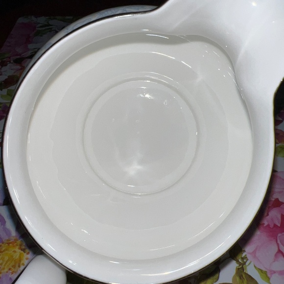 Royal Doulton Meadow Mist Creamer - Picture 12 of 12